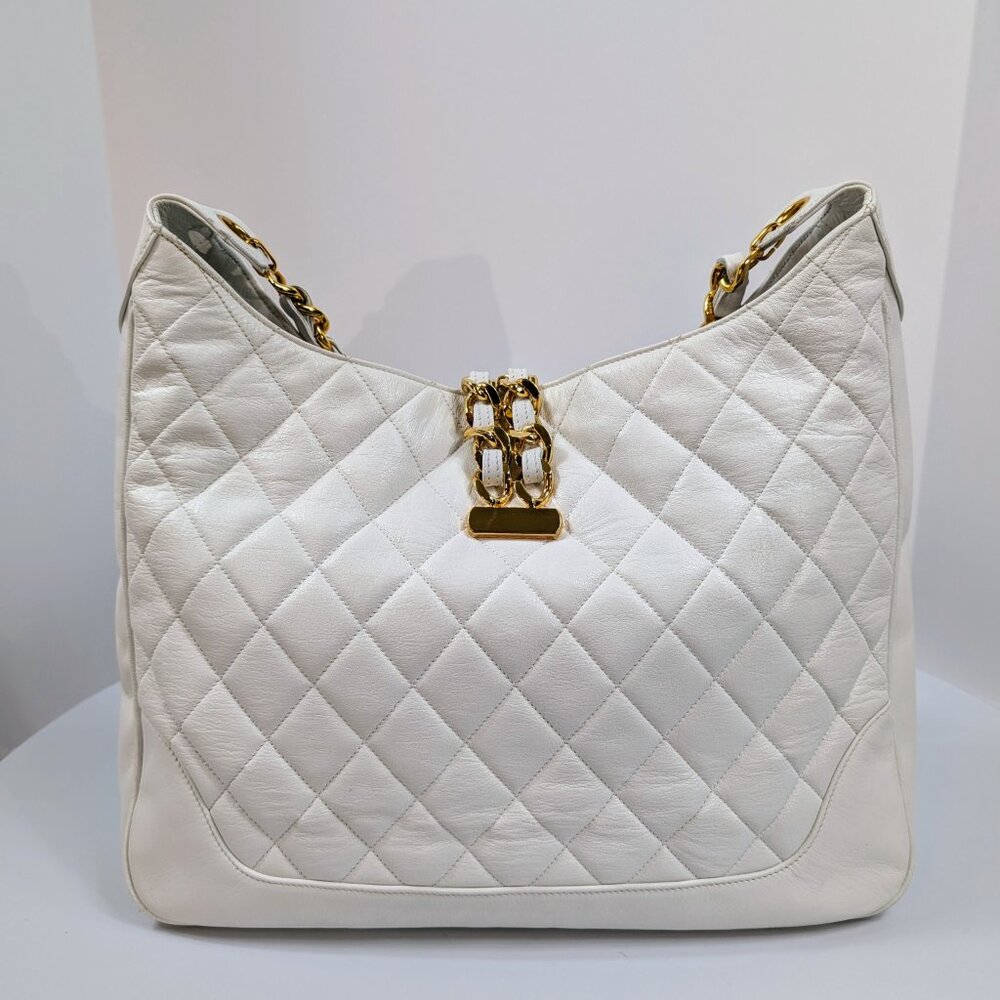 Chanel Rare Vintage White Quilted Lambskin Large Hobo Tote 24k GHW - Picture 4 of 16